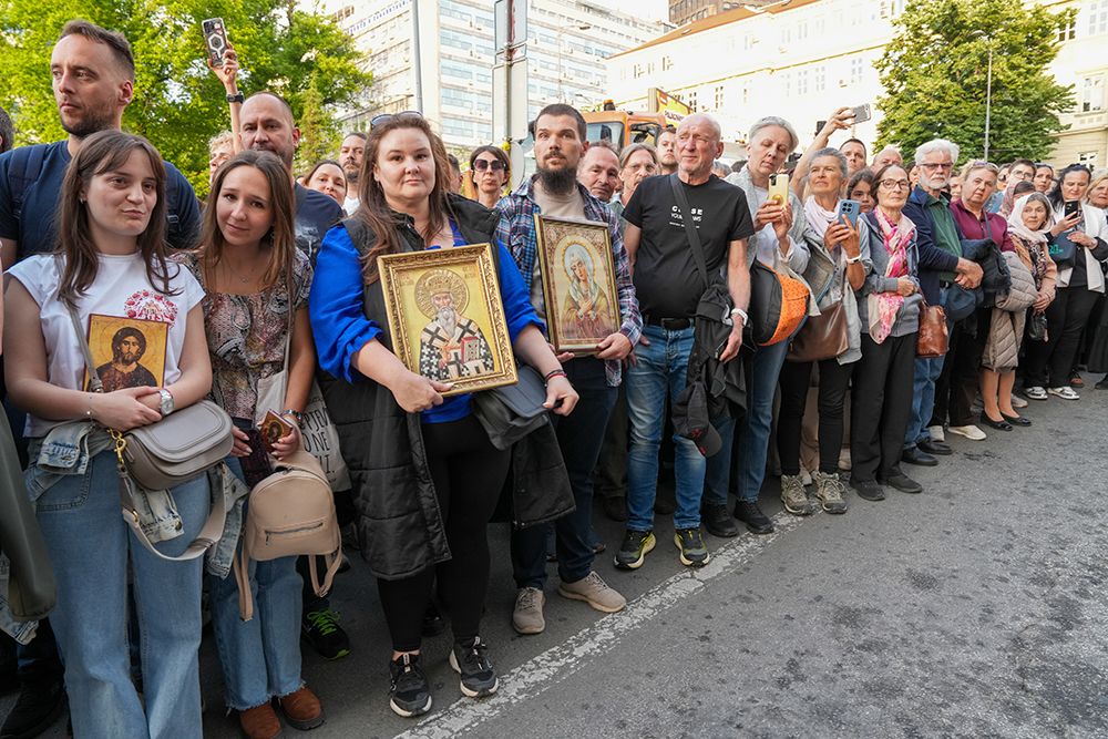 Vernici pred Časnim pojasom