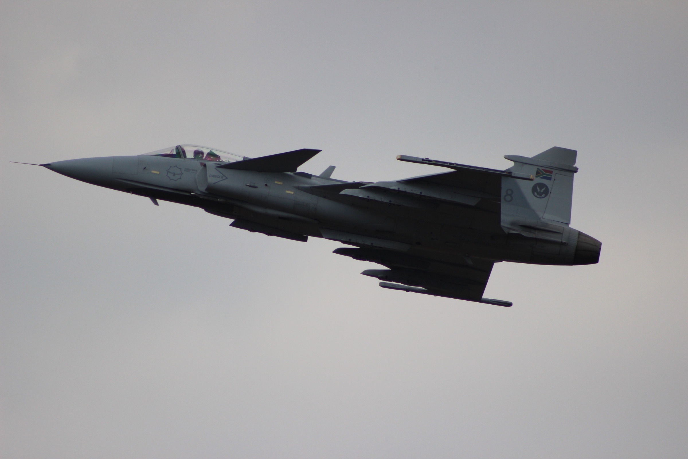 Vojni avion u vazduhu